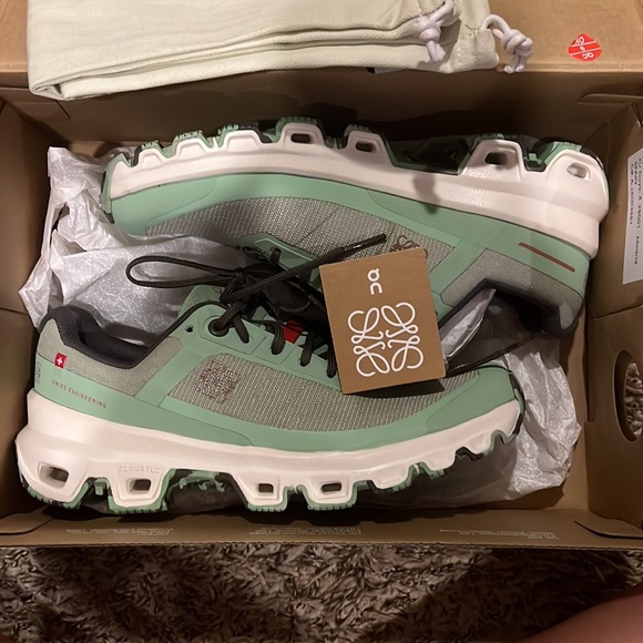 On x Loewe - Picture 4 of 7